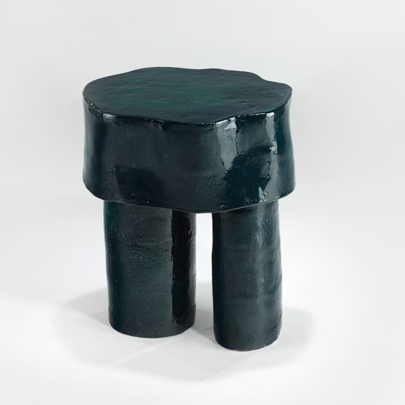 <a href="https://www.galeriegosserez.com/artistes/salomon-celine.html">Céline Salomon</a> - Owen - Tabouret 2 pieds